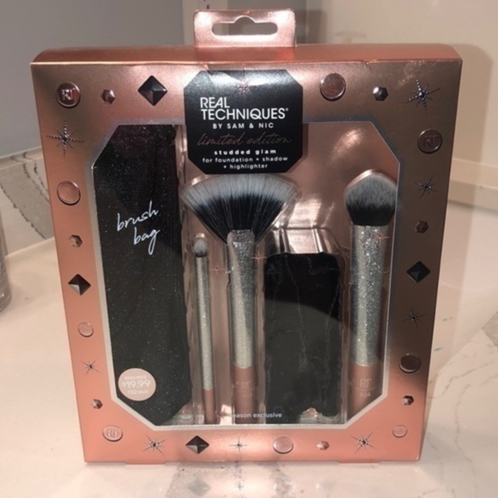 Make up brushes . BRAND NEW IN BOX